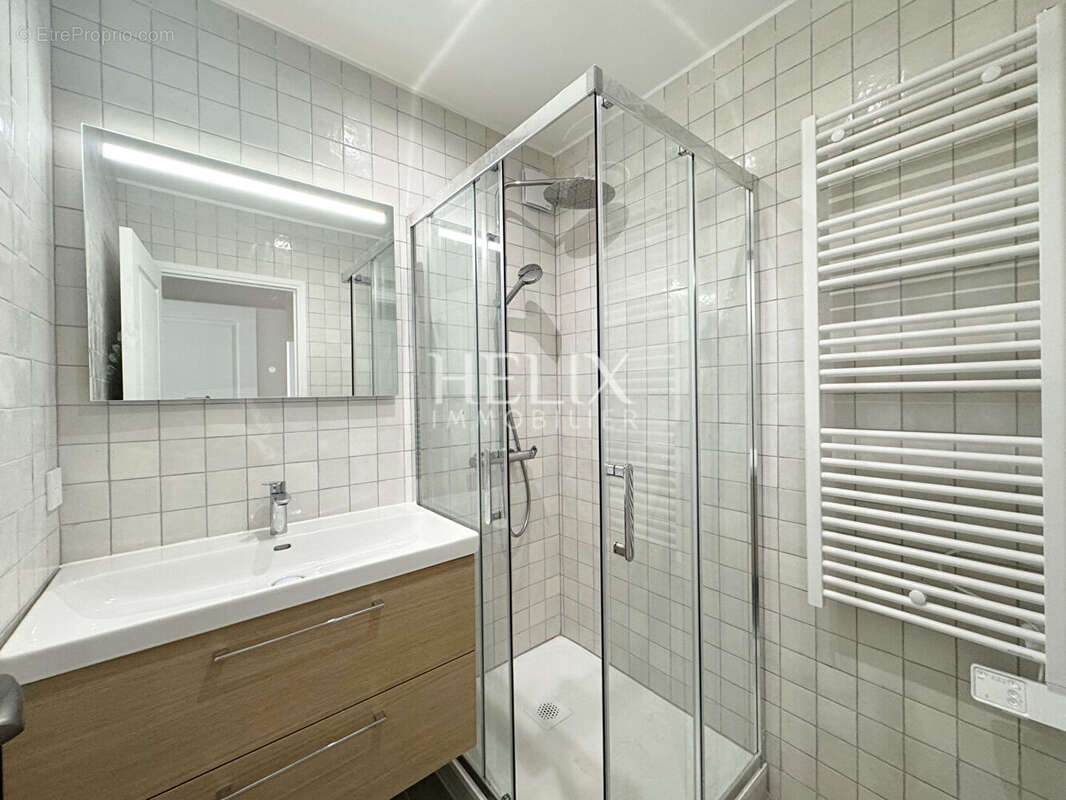 Appartement 3 pièces de 50,01M² entièrement refait à neuf, charme en plein coeur de ville. - photo 4