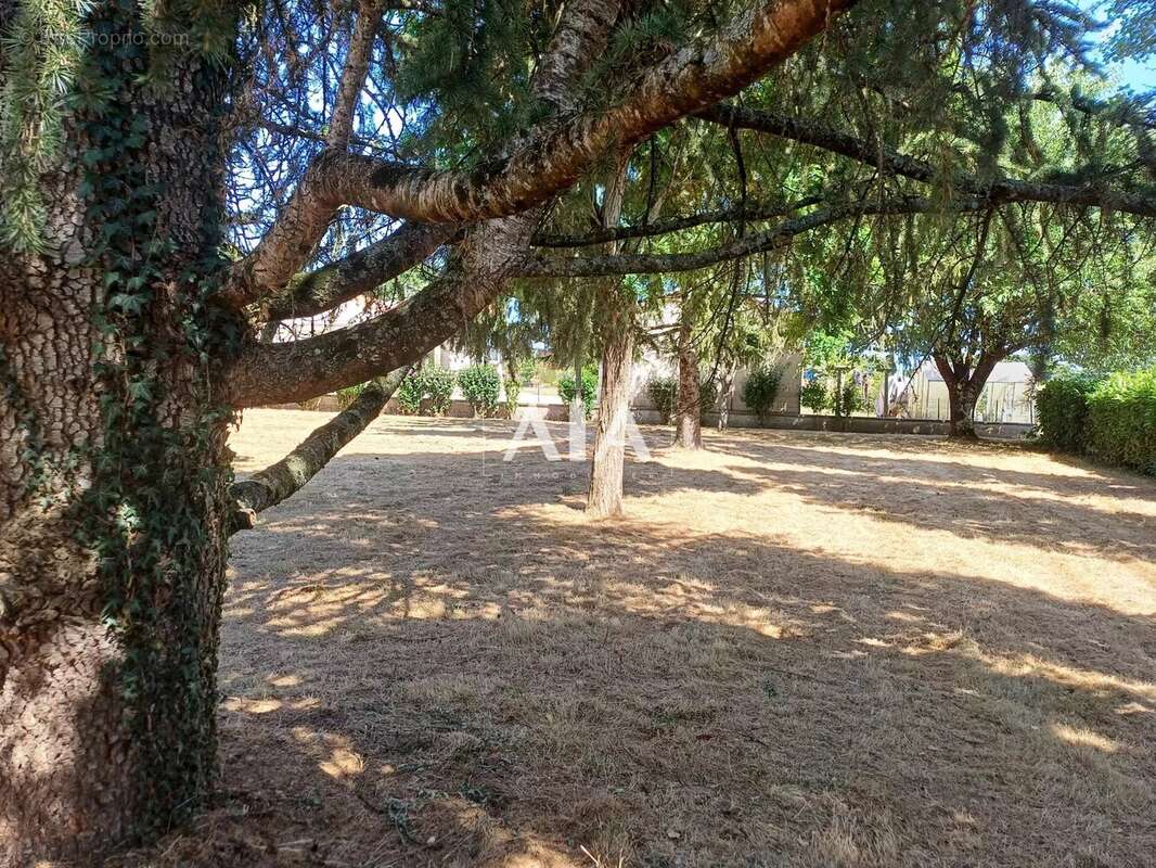 Maison à SAINT-PIERRE-D&#039;EXIDEUIL