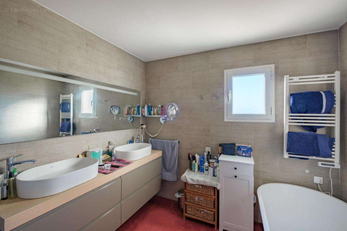 Appartement à MOUGINS