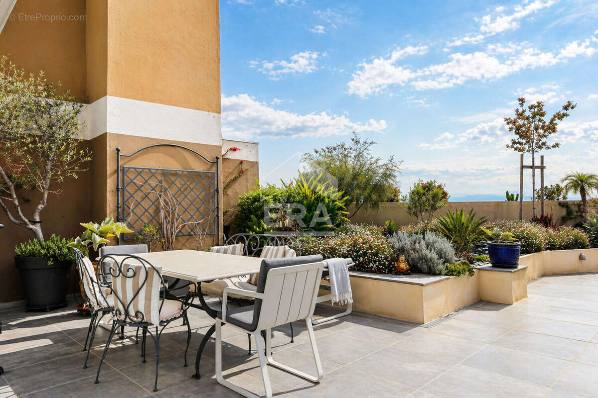 Appartement à MANDELIEU-LA-NAPOULE