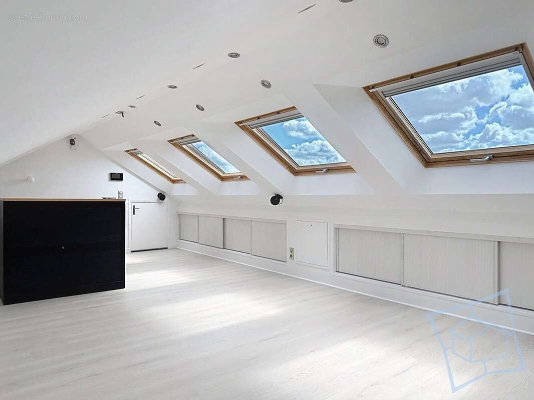 Maison à VOISINS-LE-BRETONNEUX