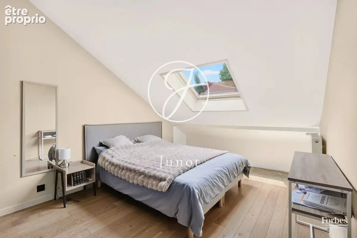 Saint-Cloud - PASTEUR - Maison de 275m² - 5 chambres - Terrain 416m² - photo 15