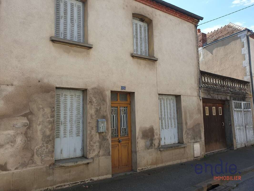 Maison à HURIEL