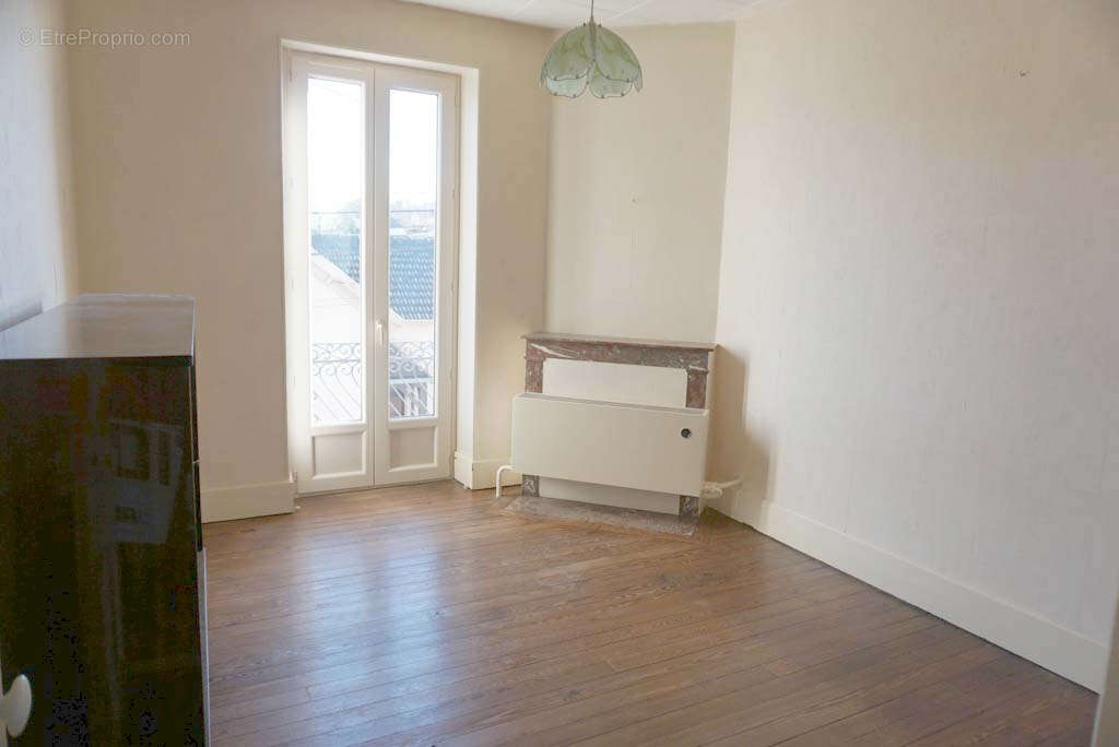 Appartement à PARAY-LE-MONIAL