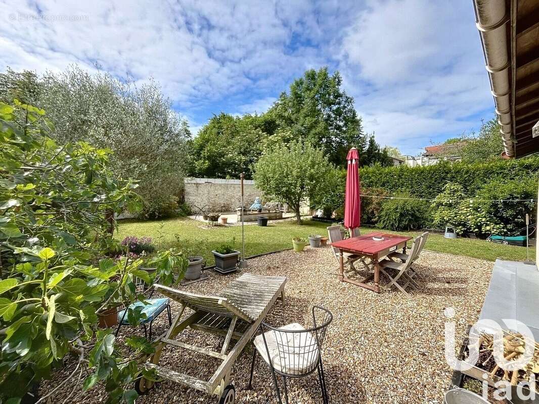 Photo 5 - Maison à MARNES-LA-COQUETTE