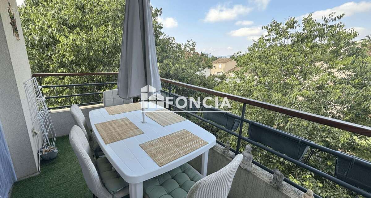 Dans résidence avec Piscine  Beau 2 Pièces 37,56 M2 TERRASSE Parking s/sol PISCINE - photo 2