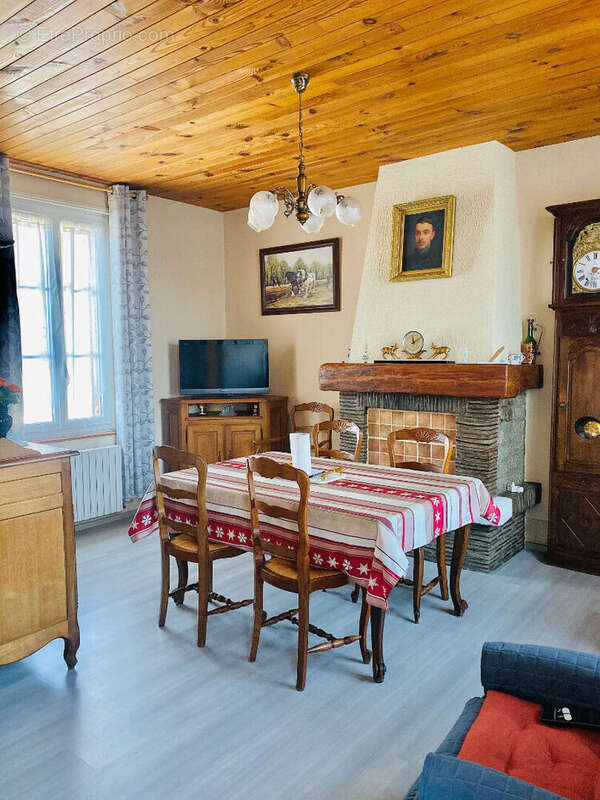 À VENDRE, Maison de Ville avec jardin à DAMVILLE 93m2. - photo 3