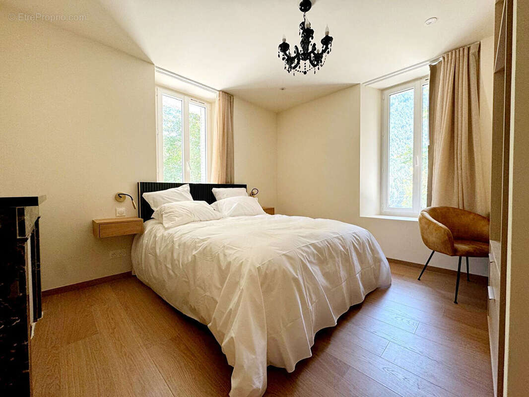 Appartement à CHATEAU-VILLE-VIEILLE