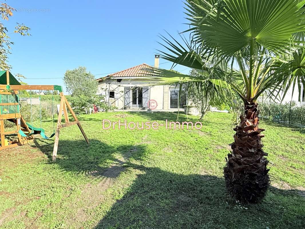 Maison à SAINT-ESTEPHE