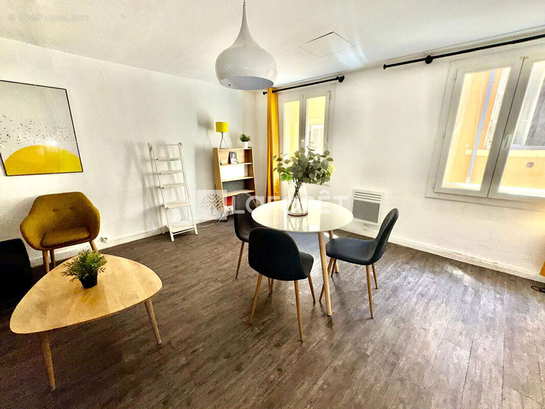Appartement à MARSEILLE-2E