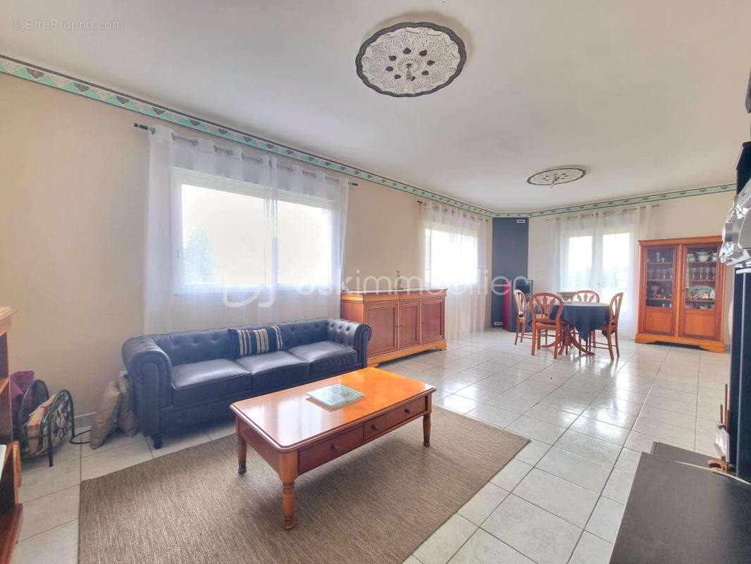 Maison à LONGUEVILLE