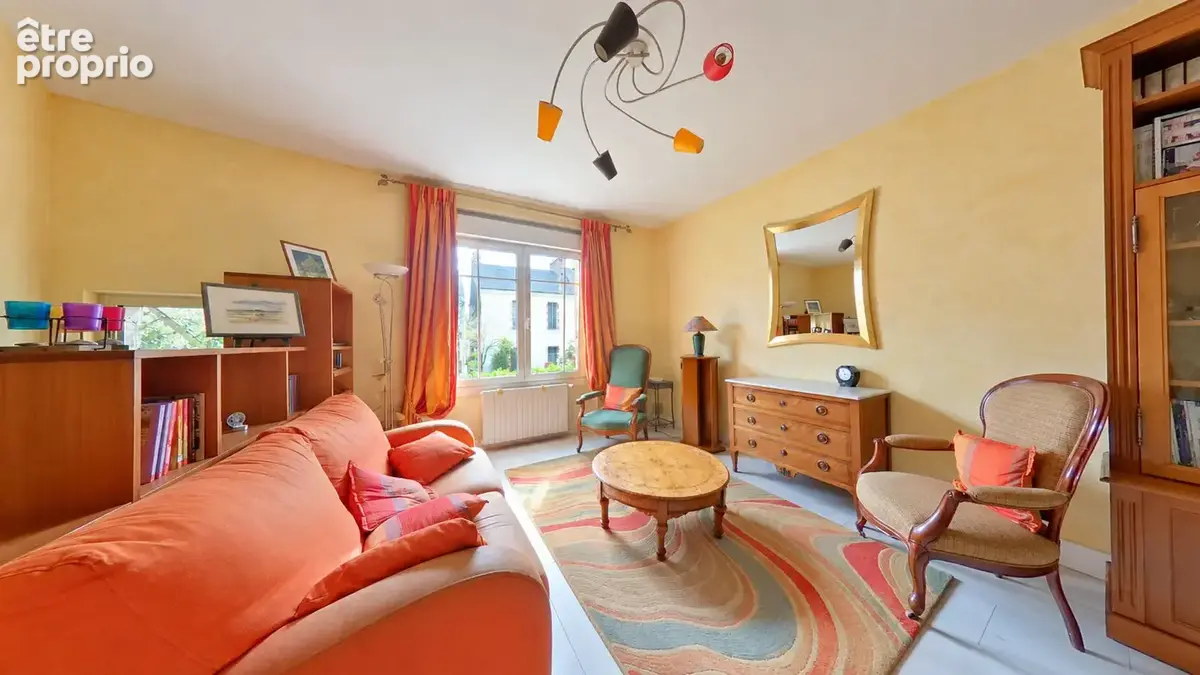 Maison familiale 8 pièces de 191 m2 à vendre au Rond-Point de Vannes - photo 2