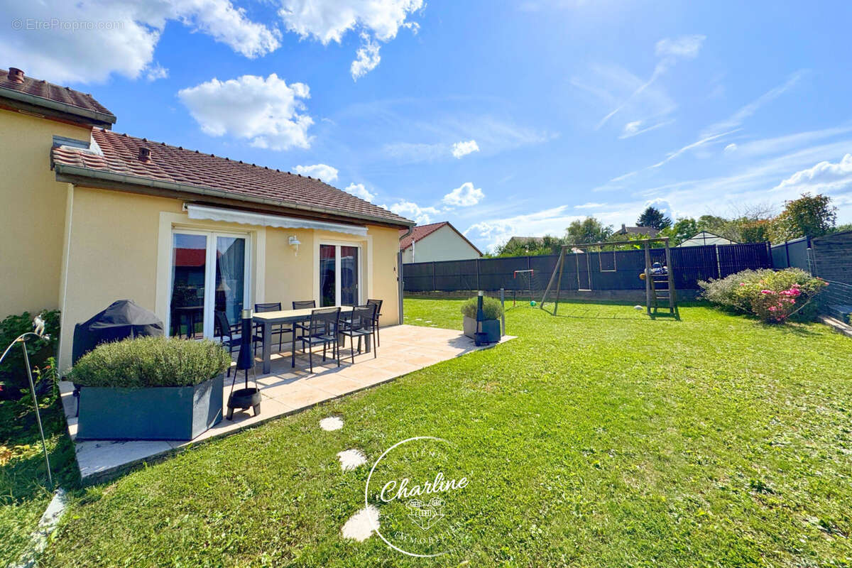 Maison à SAINTE-MARIE-AUX-CHENES