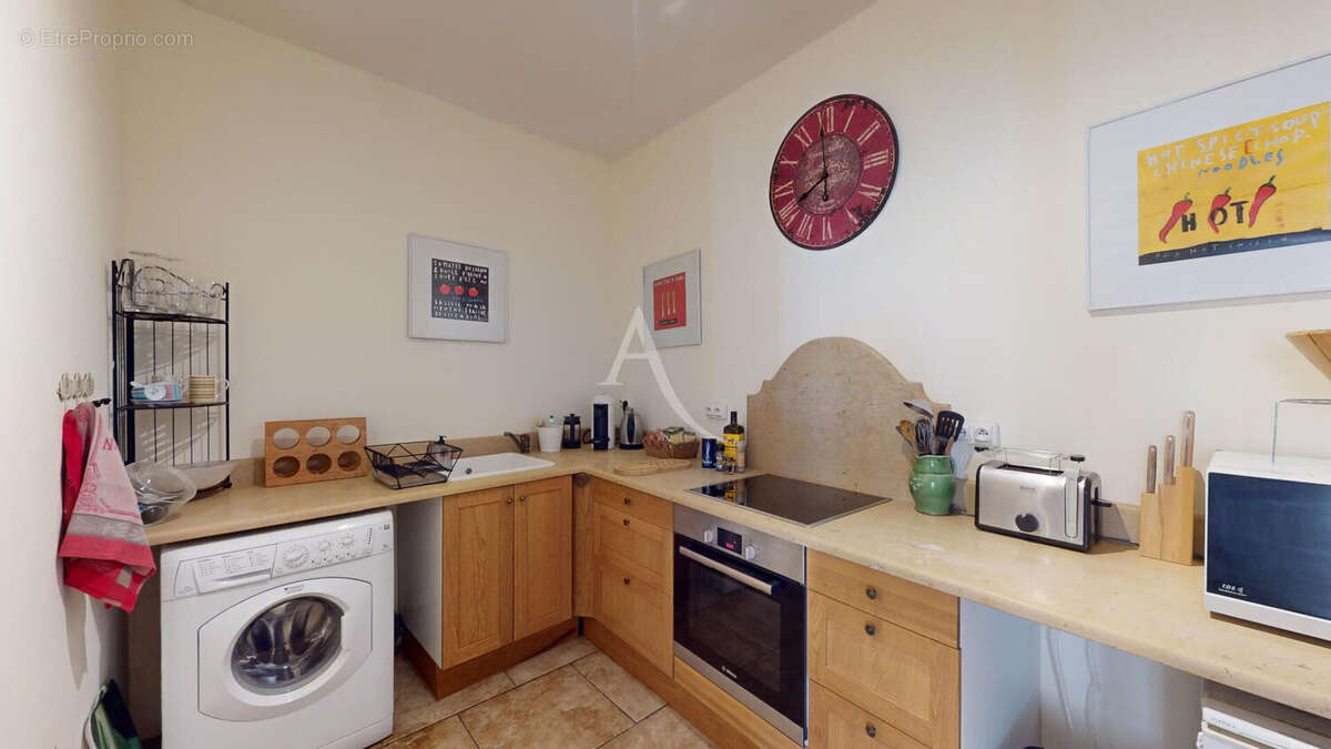 Immeuble Carcassonne : 1 local + 3 appartements T2 - photo 2