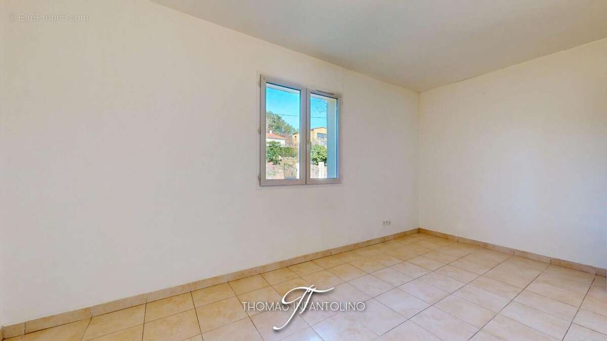En exclusivite - maison 4 faces - 4 chambres - bureau - garage - photo 8