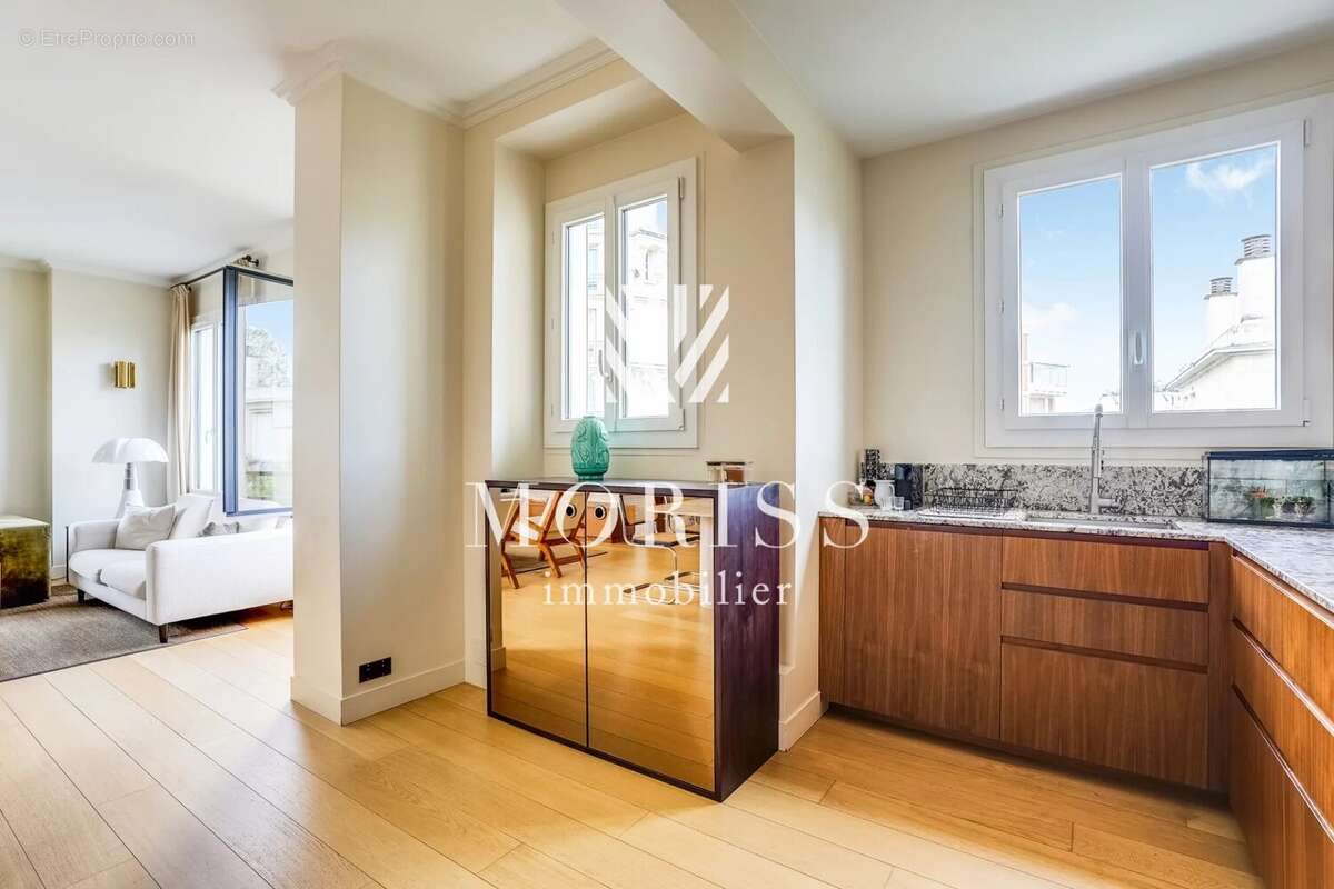 Appartement à NEUILLY-SUR-SEINE