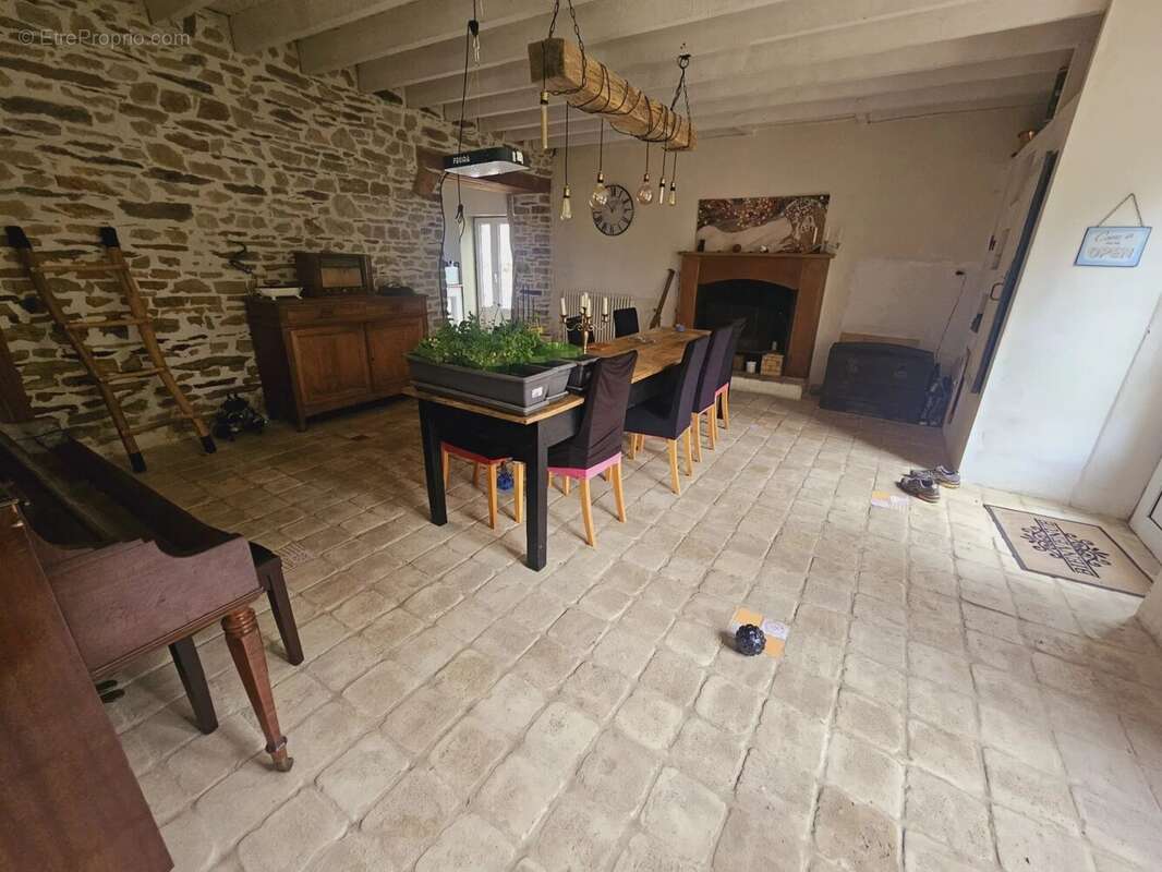 Maison à SAINT-THURIAL