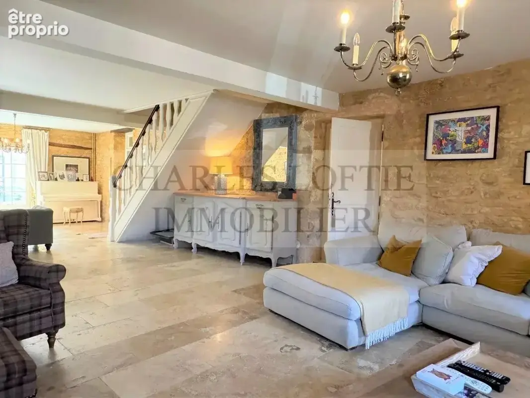 Superbe maison de Maître avec plusieurs granges, piscine et joli parc, aux abords d'un village dans la Bourian - photo 25