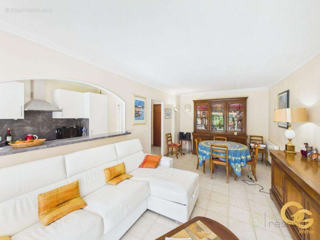 Appartement à MANDELIEU-LA-NAPOULE