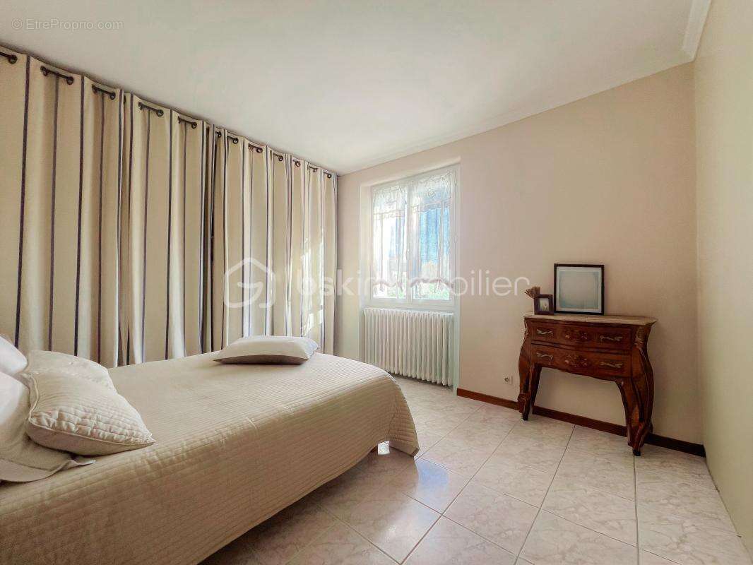 Maison à SAINT-HILAIRE-DE-BRETHMAS