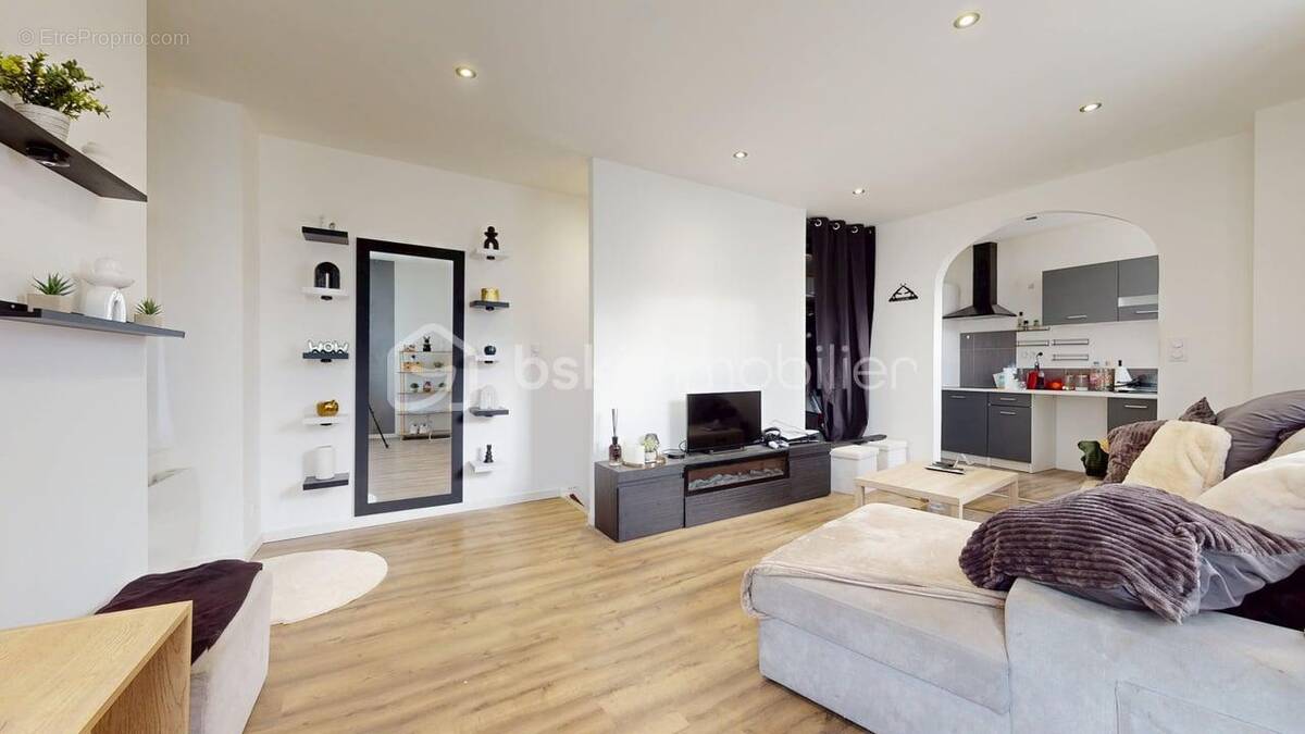 Appartement à CORME-ROYAL