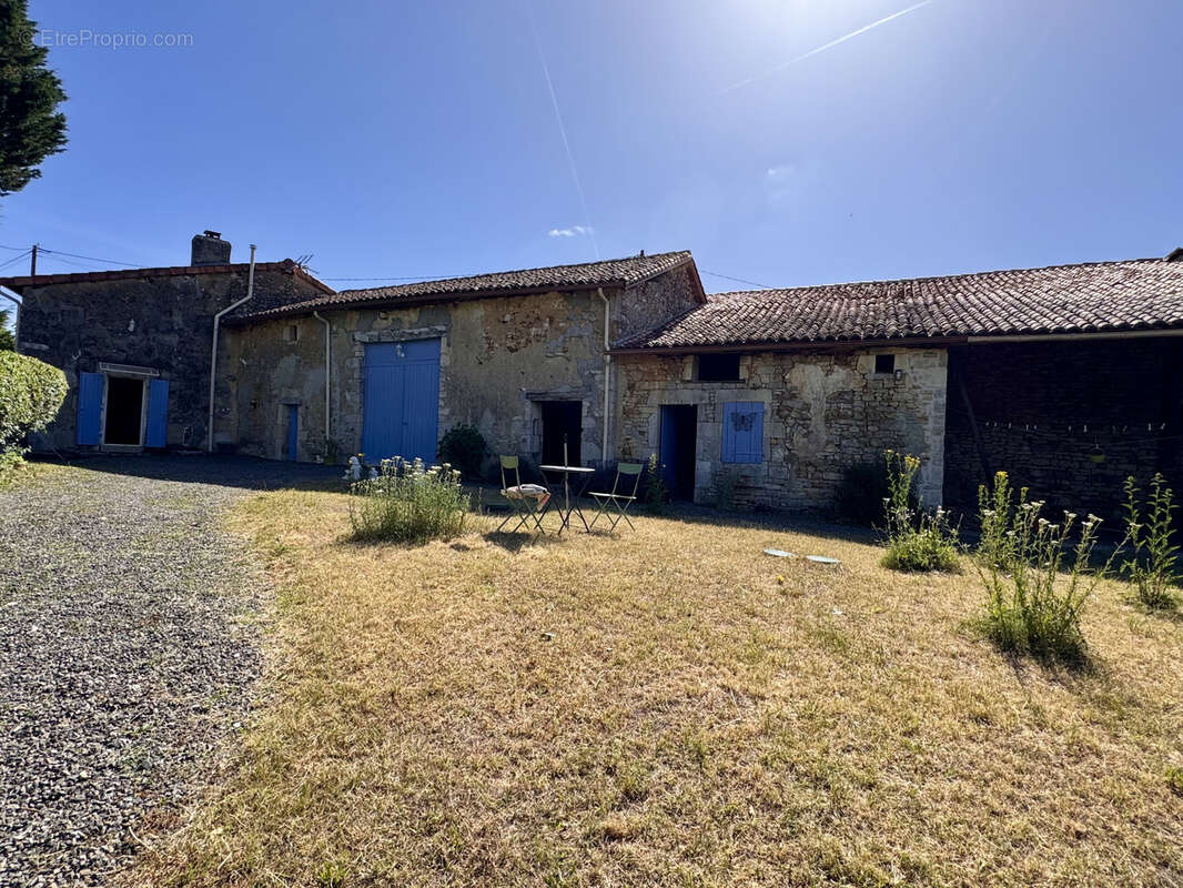Maison à CELLEFROUIN
