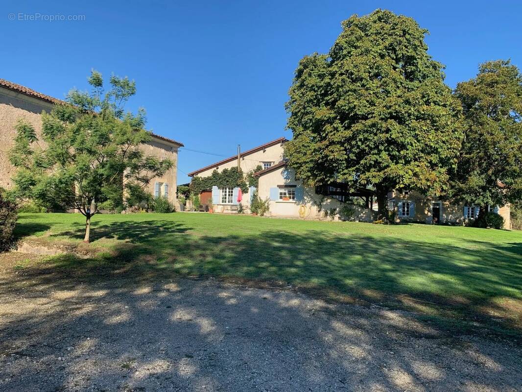 Maison à MEDILLAC