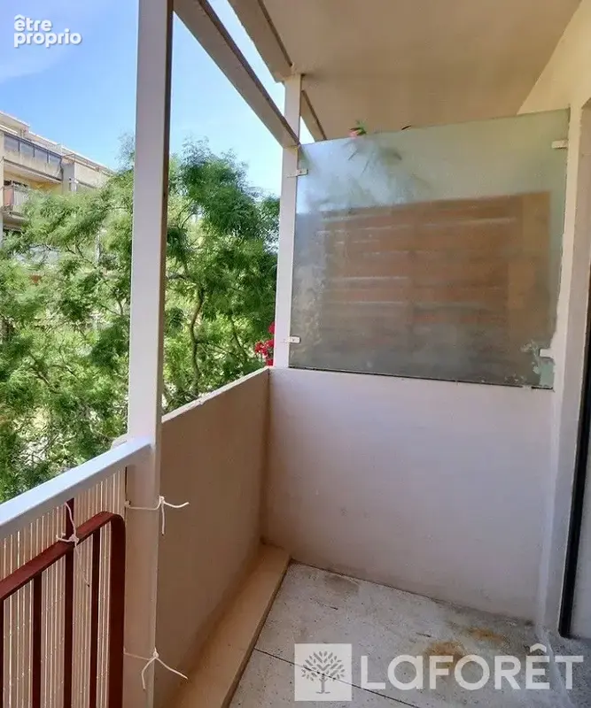 TYPE 1 - Hyères- centre ville- Balcons - cave - photo 4