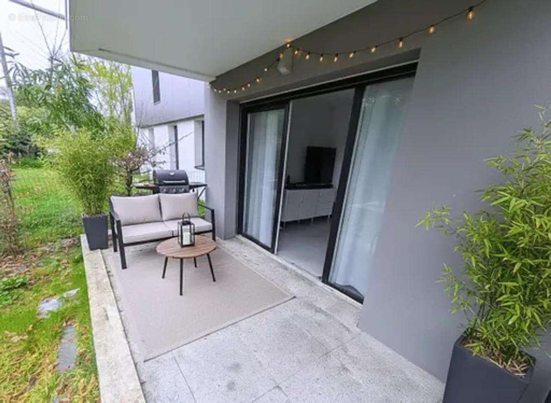 Appartement à PAREMPUYRE