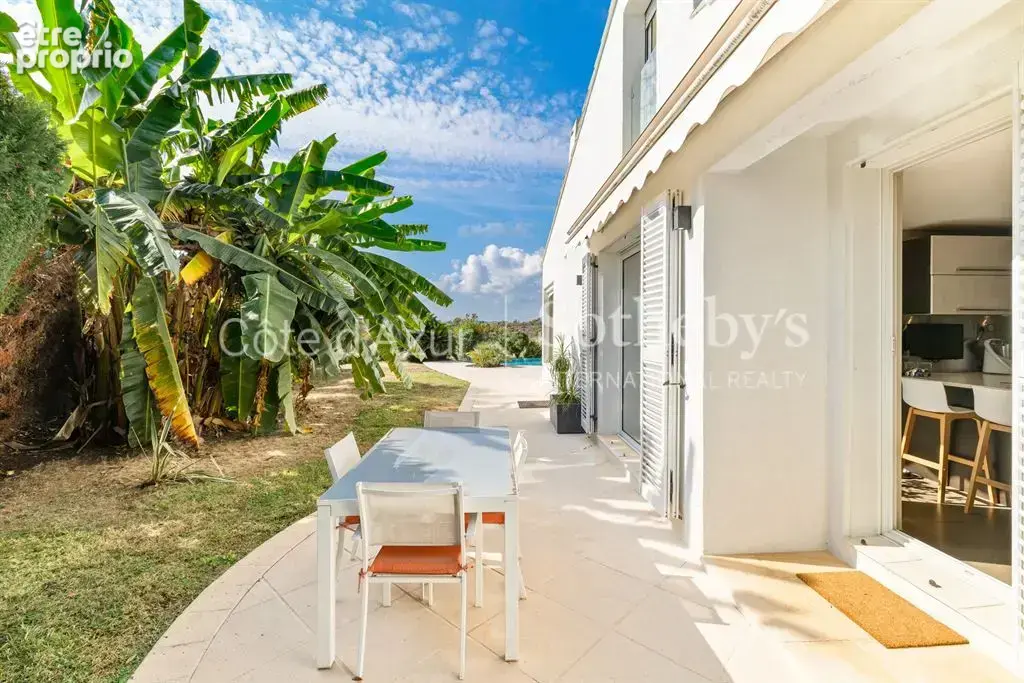 Villeneuve Loubet, villa de 205 m² avec piscine dans un domaine privé sécurisé - photo 11