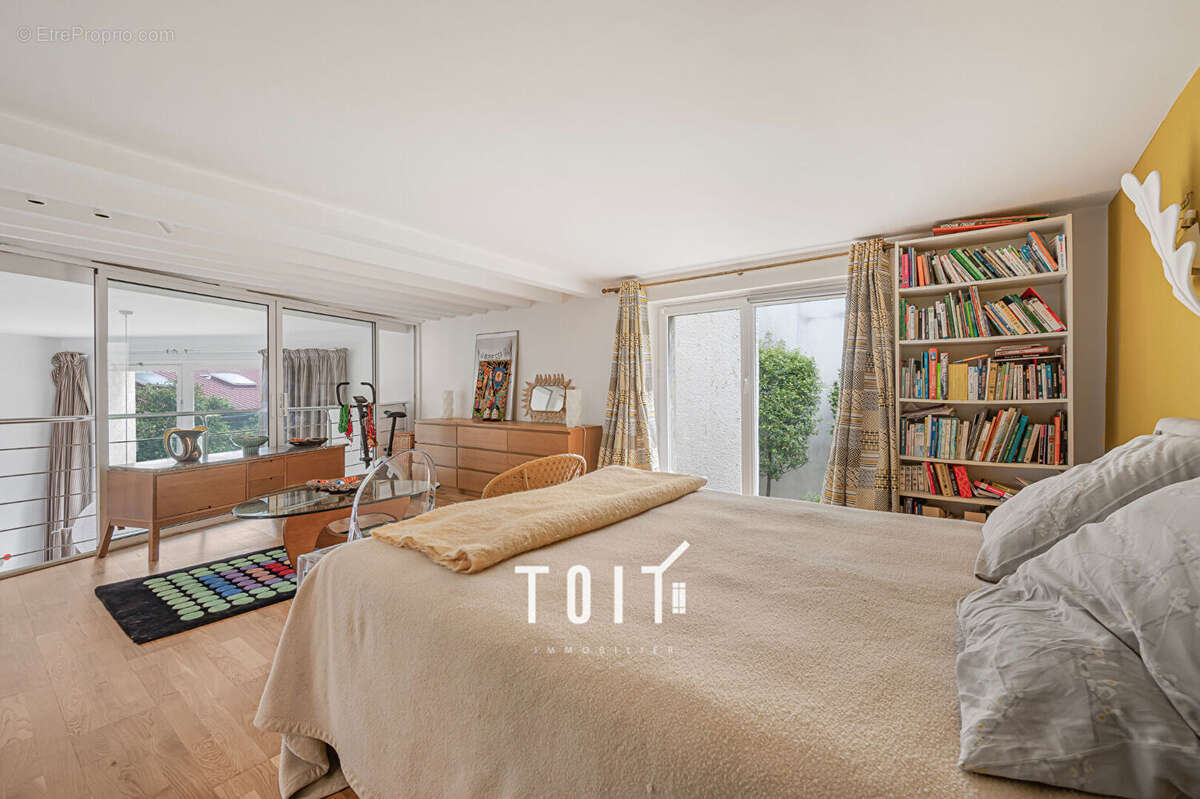 Appartement à PARIS-14E