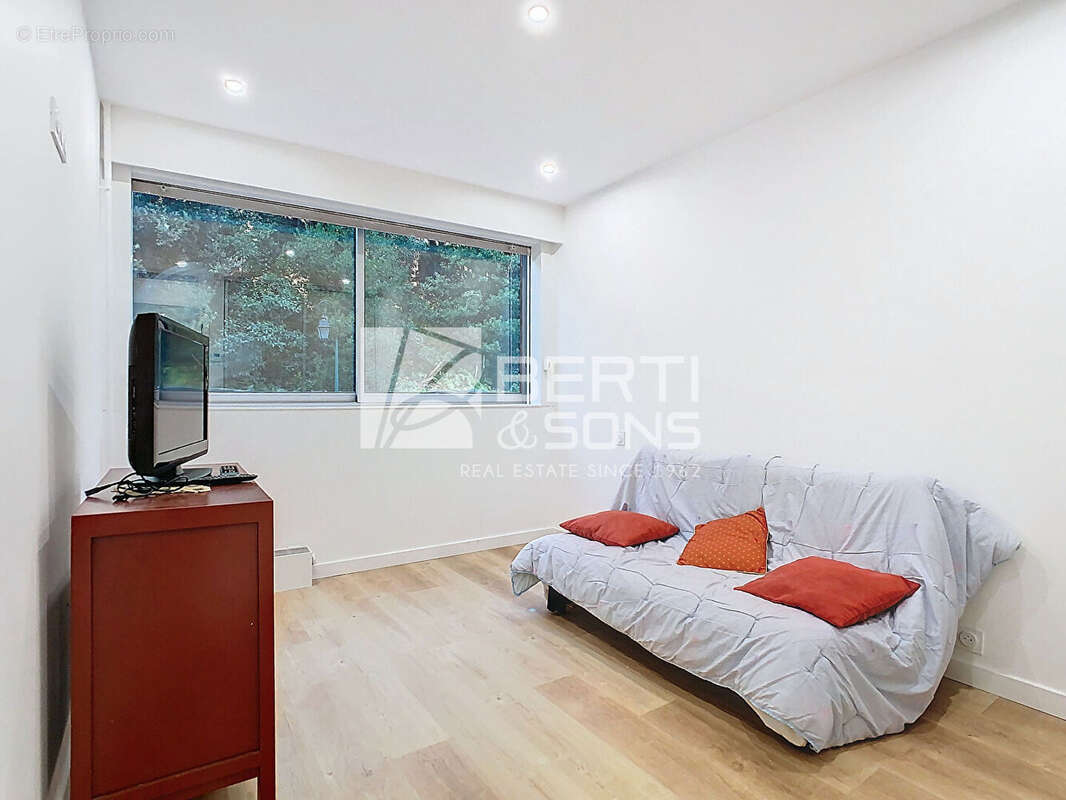 Appartement à MANDELIEU-LA-NAPOULE