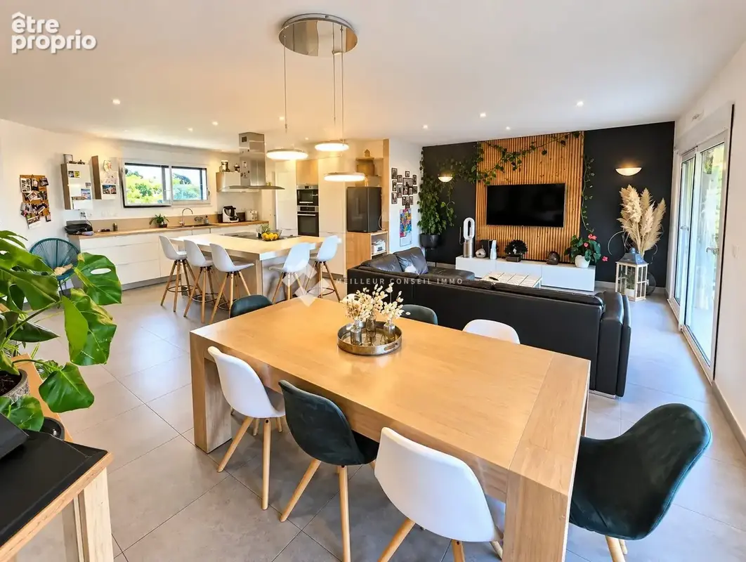 Photo Maison à Nouaille-Maupertuis au prix de 322 000€