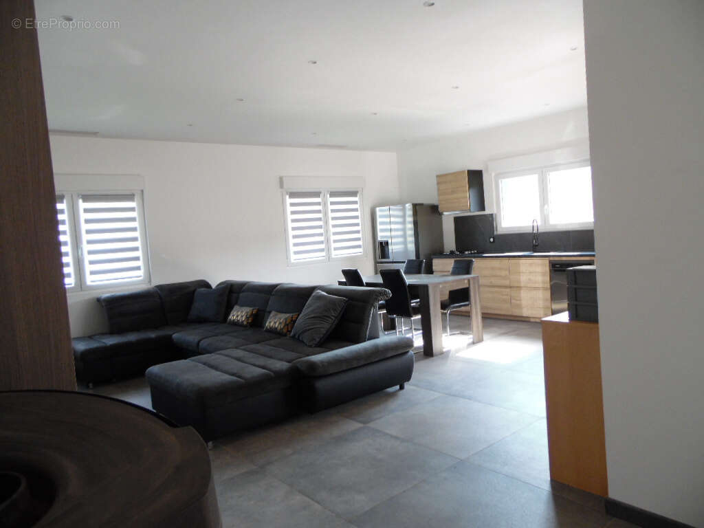 Maison à VIEUX-MOULIN