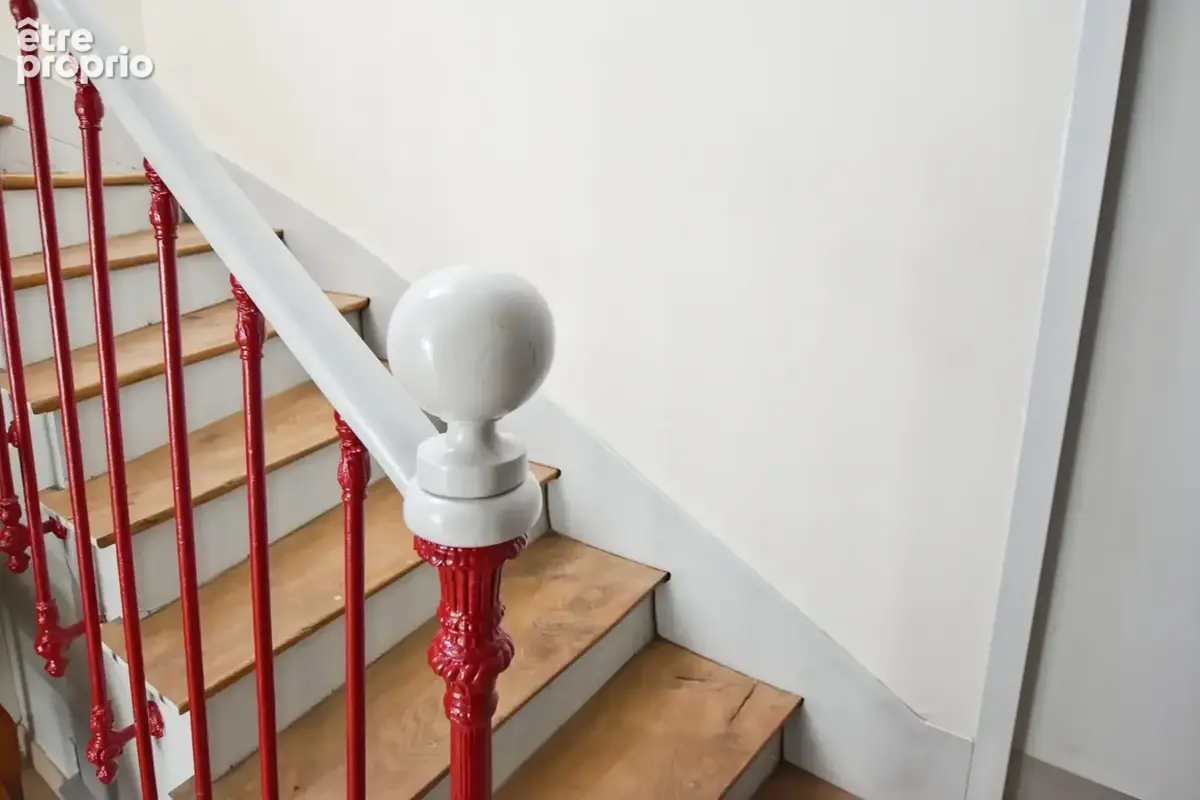 Propriété rénovée de 324 m² avec terrain à COUCHES (71) - photo 23