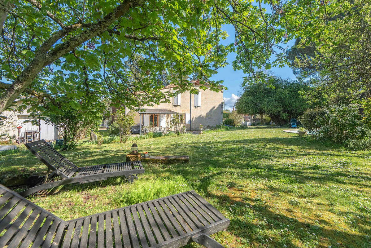 Maison en pierre de 221 m2 - 4 chambres - terrain 2500 m2 - photo 23