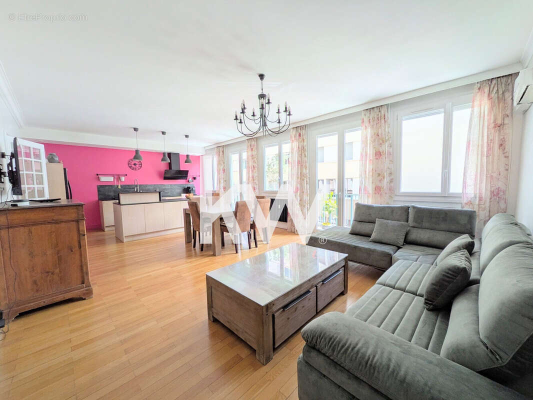 Appartement à SAINT-ETIENNE