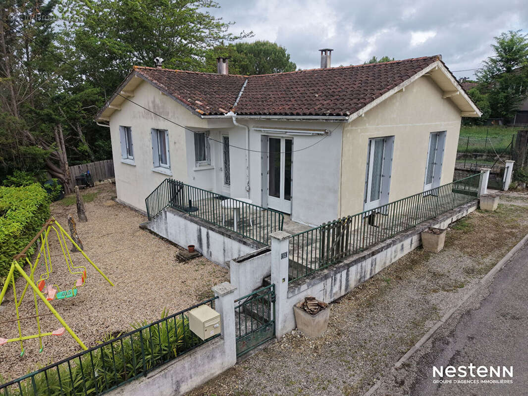 Maison à COURRENSAN