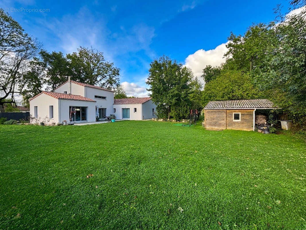 Maison récente à Fressines - photo 2