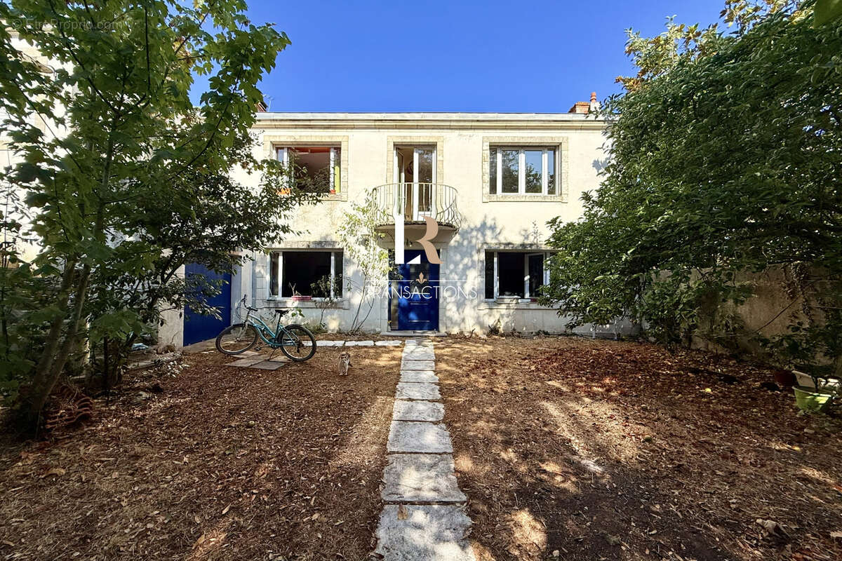 La genette - Demeure de 1850 sur magnifique parcelle arborée - photo 13