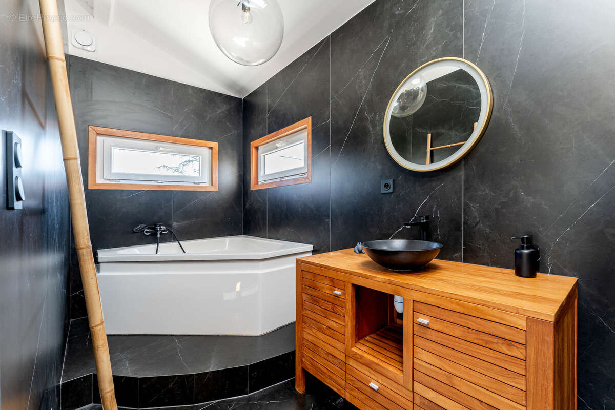 Maison à SAINT-GERMAIN-SUR-L'ARBRESLE