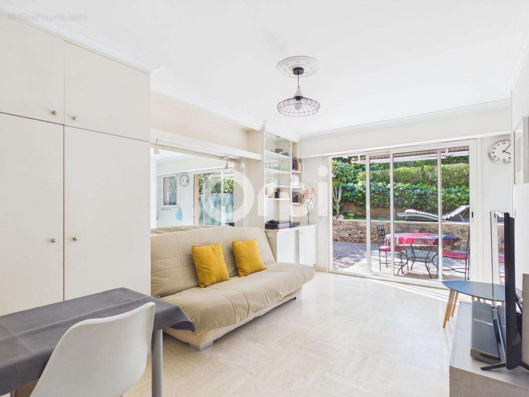 Appartement à MANDELIEU-LA-NAPOULE