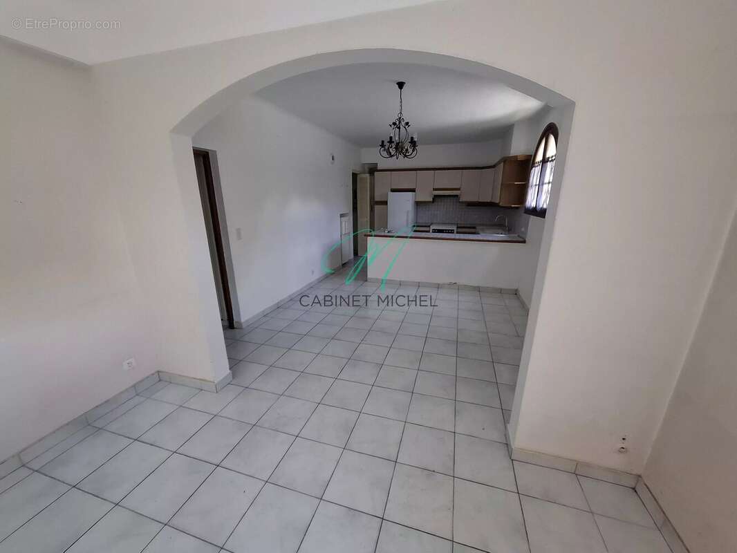 Maison à ROQUEFORT-LES-PINS