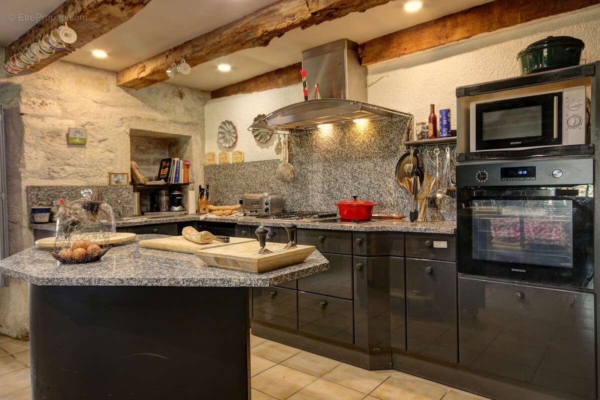 Maison à SAINT-CIRQ-LAPOPIE