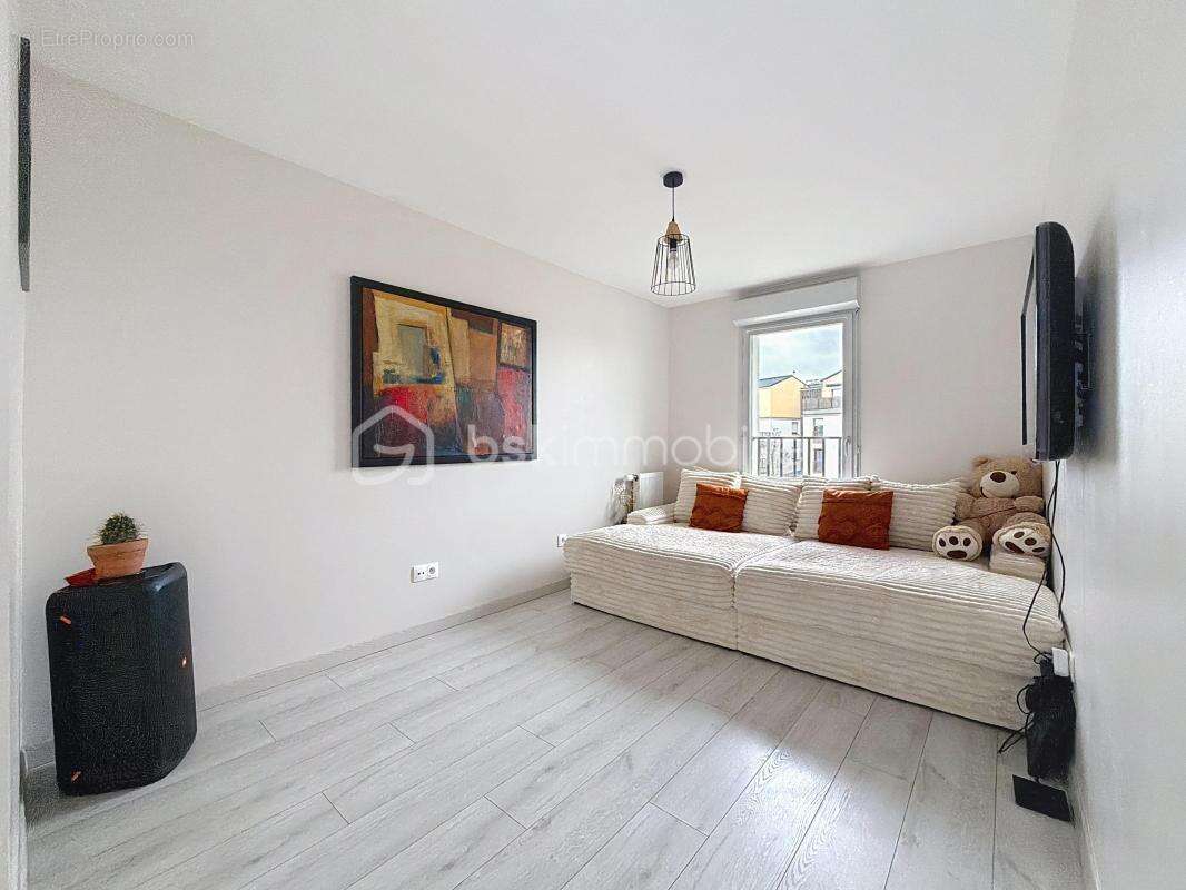 Appartement à VERT-SAINT-DENIS