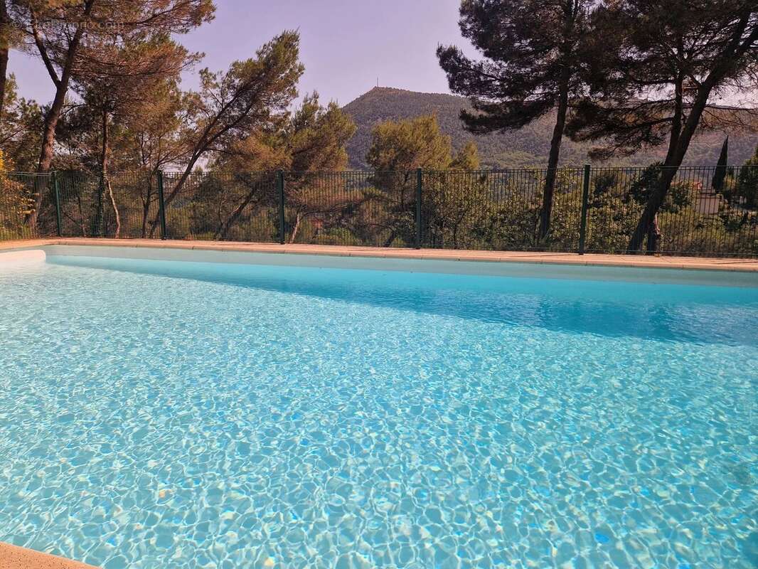 Appartement à TOURRETTE-LEVENS