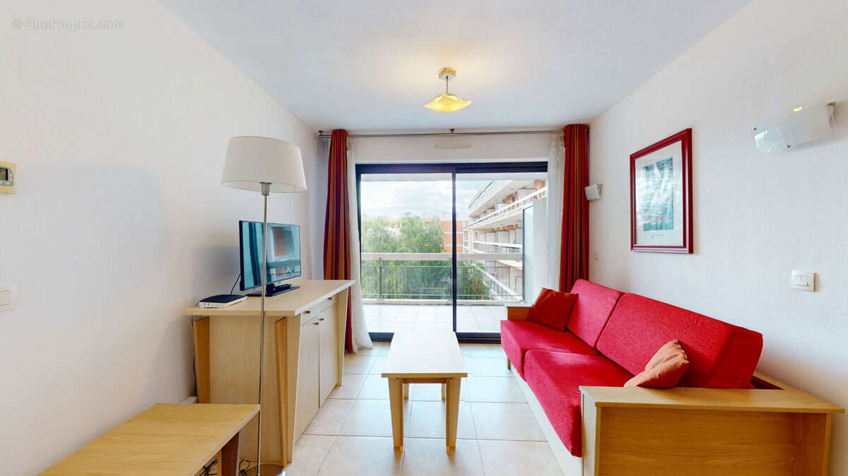 Appartement à VILLENEUVE-LOUBET