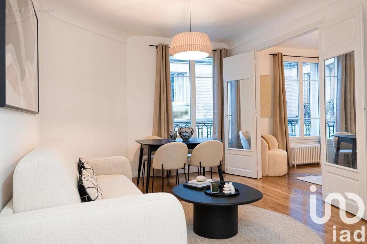 Photo 2 - Appartement à PARIS-16E