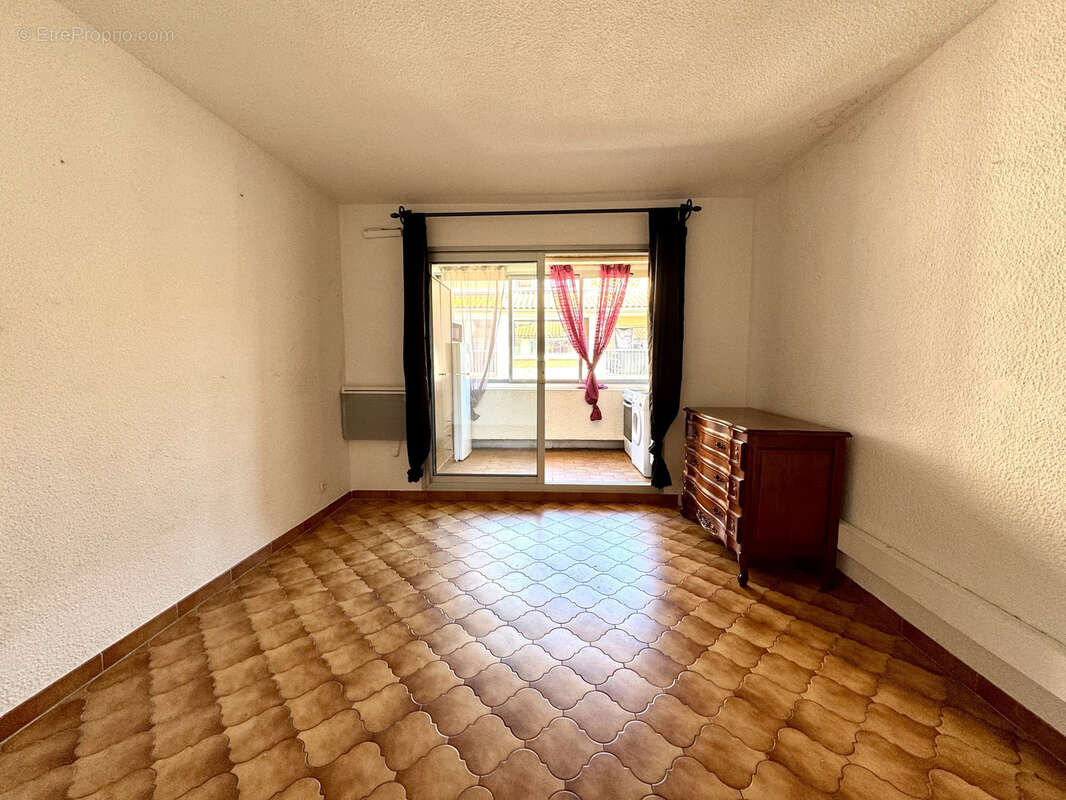 Appartement à SIX-FOURS-LES-PLAGES