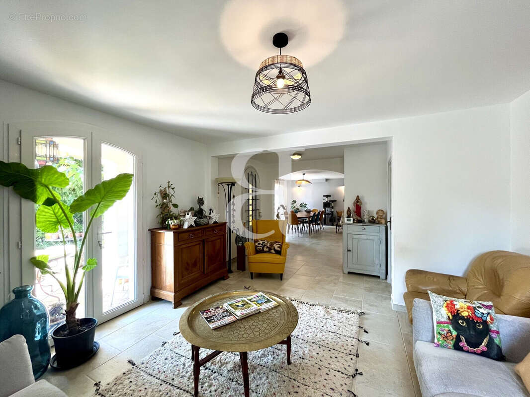 Maison 145 m² à Saint-Remy-De-Provence  - photo 8